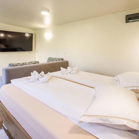 Hotel Mobile House Vegov hram Dol pri Ljubljani Exteriér fotografie