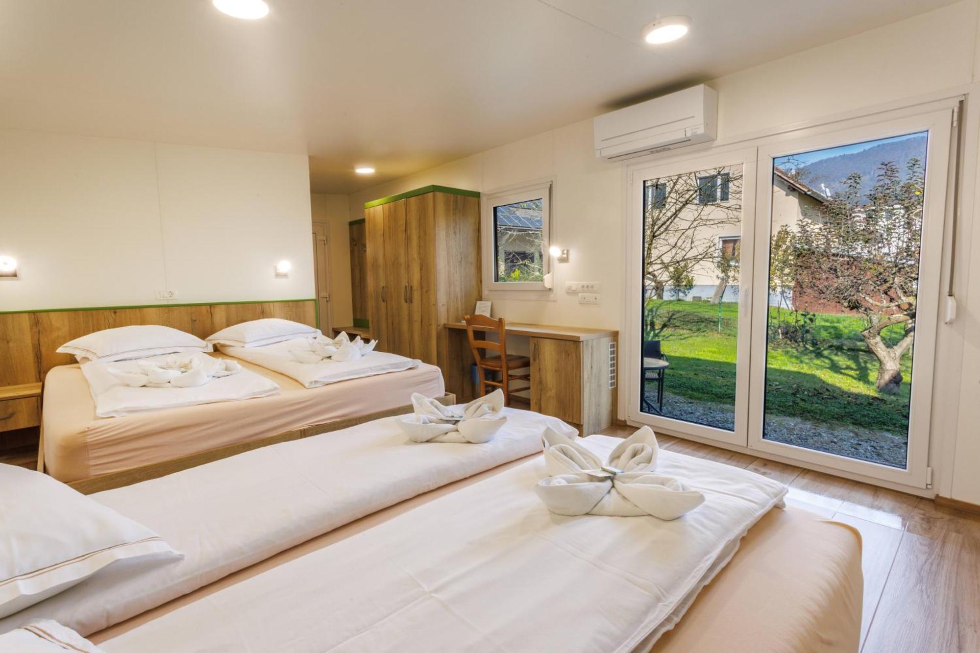 Hotel Mobile House Vegov hram Dol pri Ljubljani Exteriér fotografie