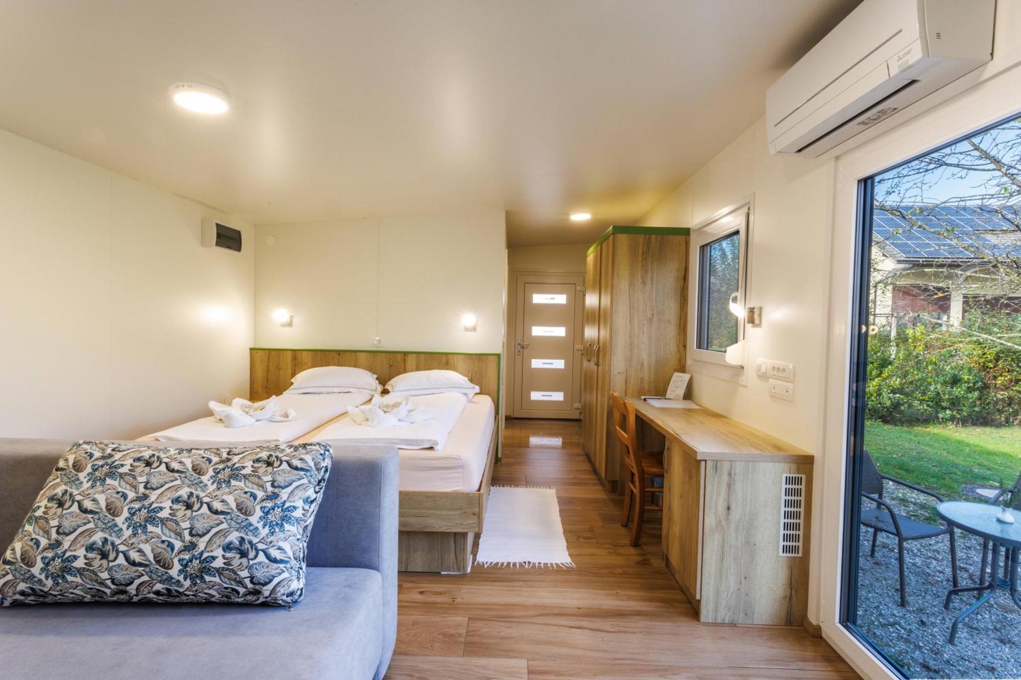 Hotel Mobile House Vegov hram Dol pri Ljubljani Exteriér fotografie